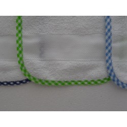 3 bavaglini serie scozzese con tela aida da ricamare a punto croce variante 1