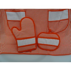 Tris Zara: grembiule, guanto forno e presina, rosso