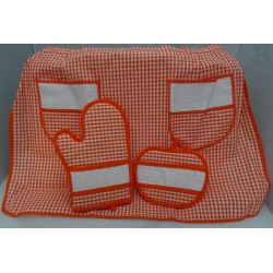 Tris Zara: grembiule, guanto forno e presina, rosso