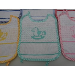 6 bavaglini con tela aida ricamabile "Cavalluccio"