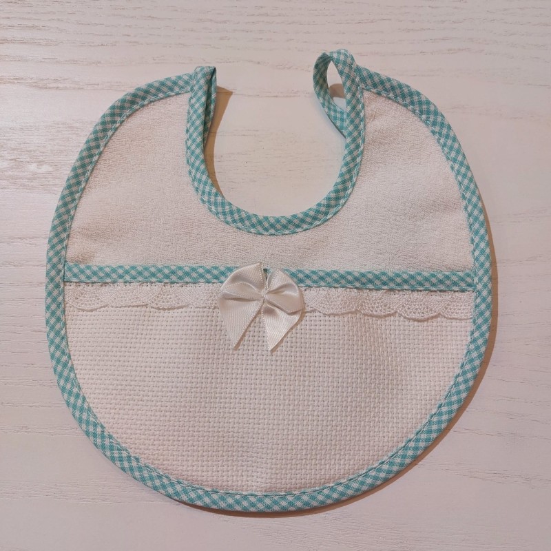 Bavaglino ricamabile con tela aida Art. 229052 Verde