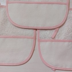 3 Bavaglini seri GIGIO con tela aida da ricamare a punto croce col. rosa