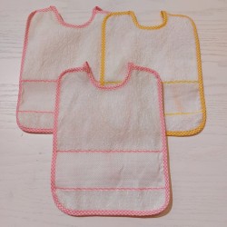 3 Bavaglini serie NEVE con tela aida da ricamare a punto croce col. rosa e giallo