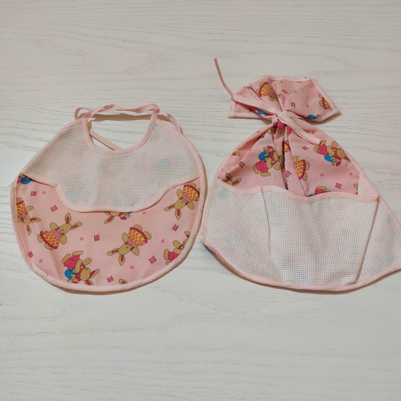 Set di Bavaglino e sacchetta da ricamare a punto croce, colore rosa