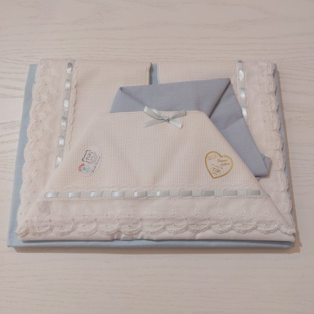 Lenzuolino da ricamare 120x180 col. cielo con  pizzo sangallo